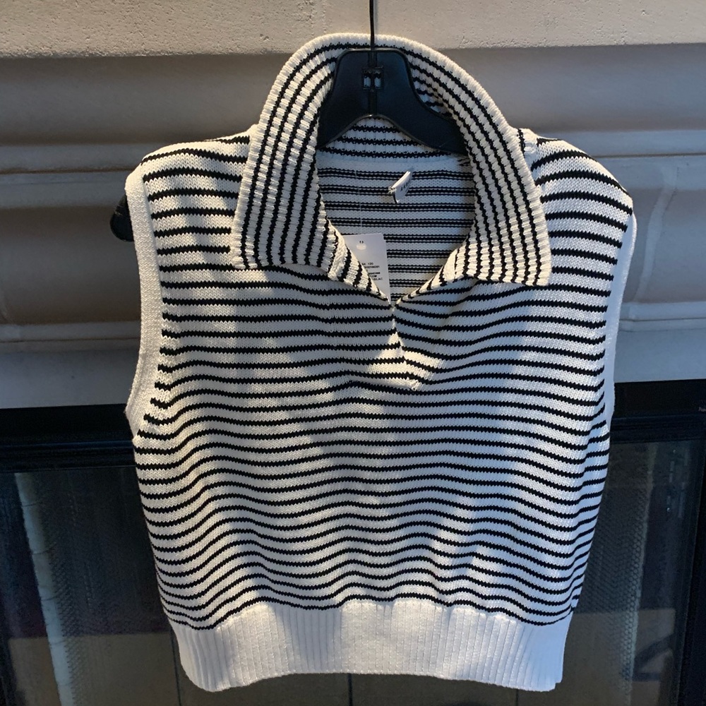 Akris Punto Sweater sleeveless 12 NWT
